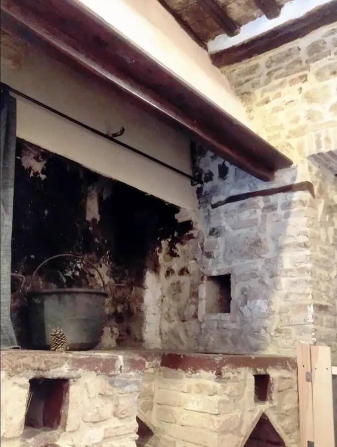 Casa Contadina In Borgo Medievale, Tuscany Monteguidi Exteriör bild